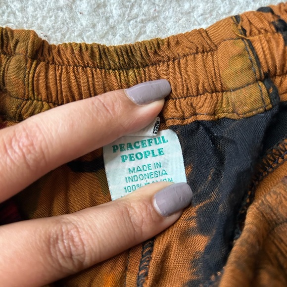 Peaceful people skirt - Picture 4 of 5